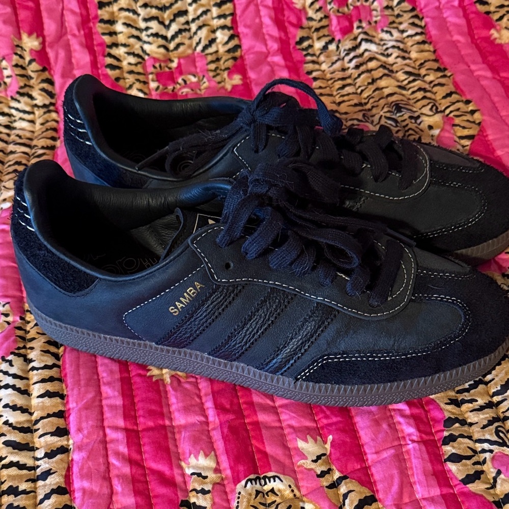 Adidas Sambas woman’s size 7 1/2